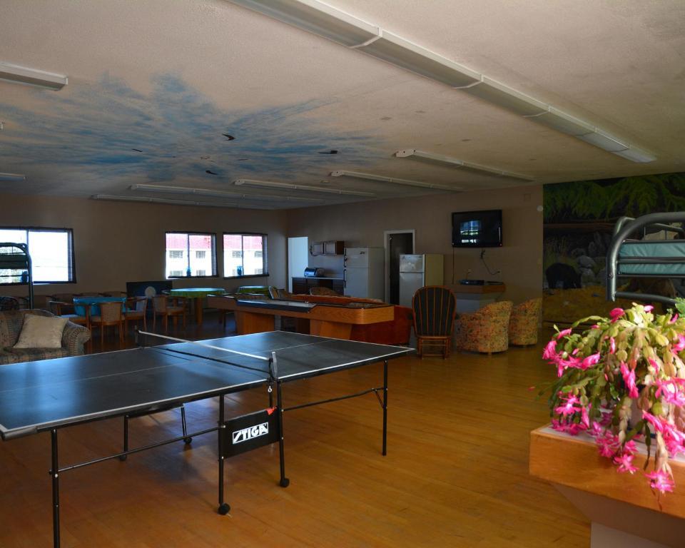 North Coast Trail Backpackers Ltd Pansiyon Port Hardy Dış mekan fotoğraf